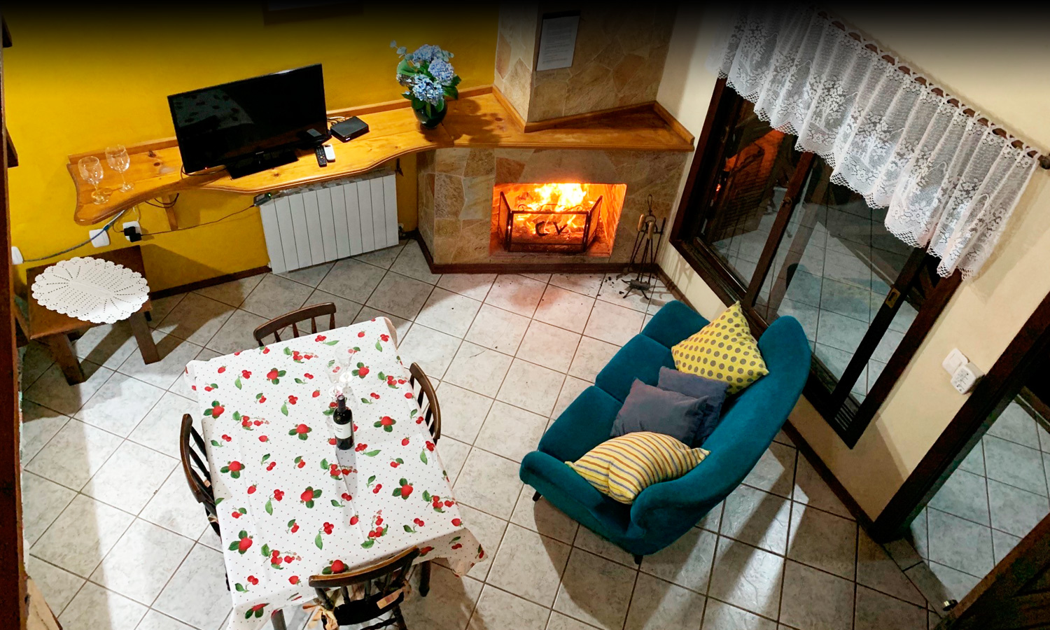 chale-marilia-com-mesa-03